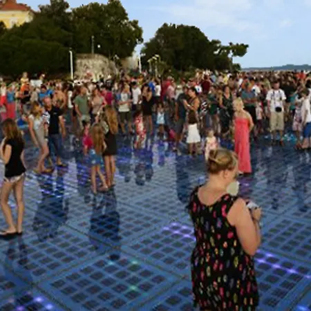 Bright On The Dalmatian Coast With Terrace, Garden And Sea View Apartment Zadar